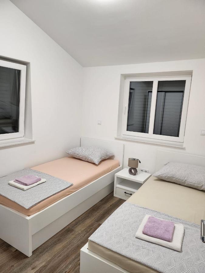מאלינסקה Apartmani M&L I M&J מראה חיצוני תמונה